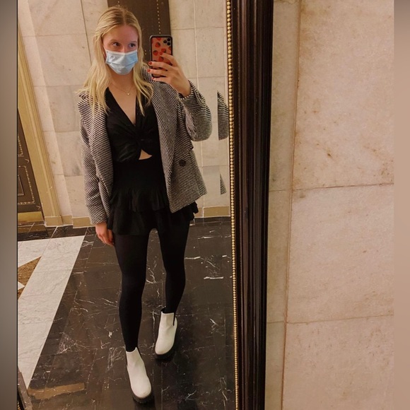 Lelis Ruffle Romper - Picture 1 of 6